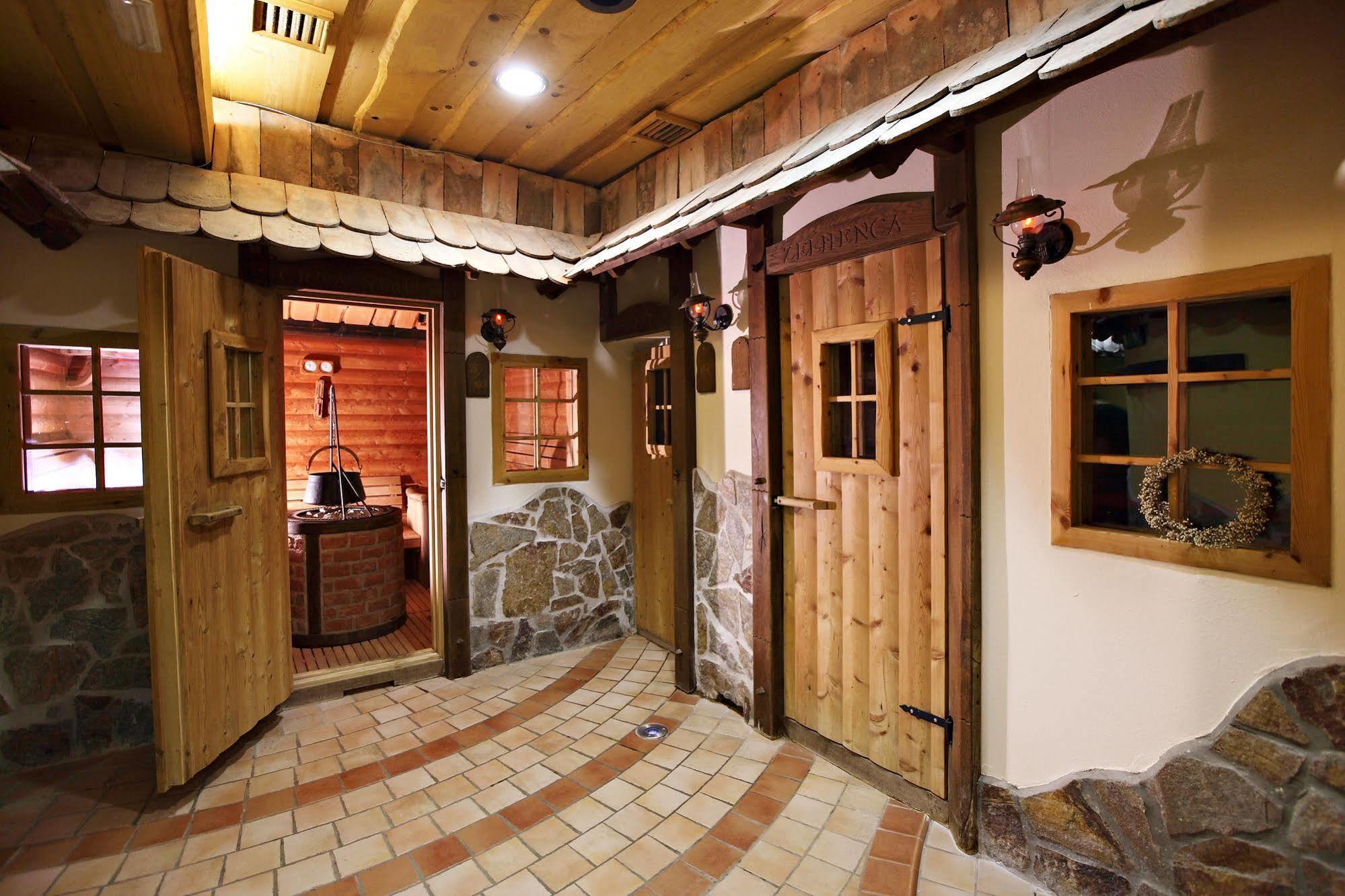 Terme Banovci - Hotel Zeleni Gaj Veržej Exterior foto